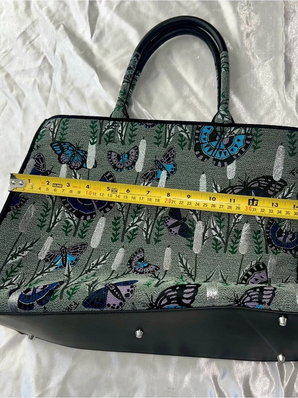 Furla Opportunity Large Jacquard Tote in the Toni Ulivo came without strap